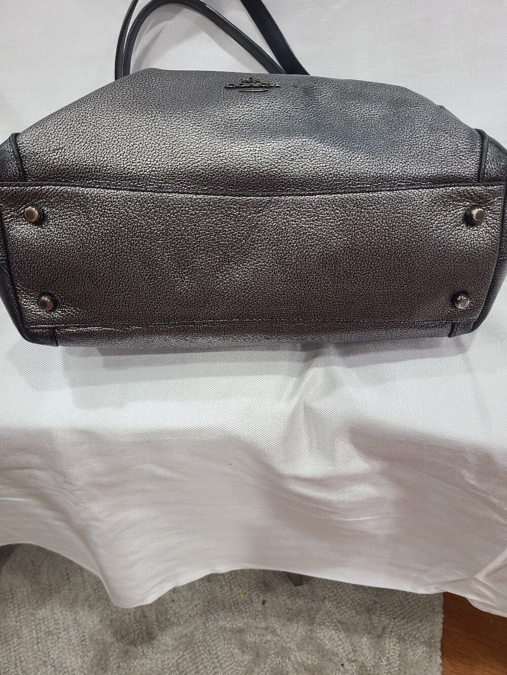 Coach Edie 31 shoulder bag in metallic gunmetal pebbled leather. - Picture 2 of 7
